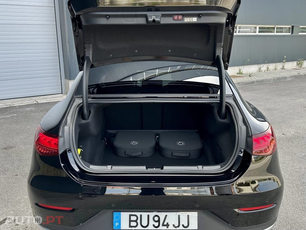 Mercedes-Benz EQE 300 Edition Electric Art