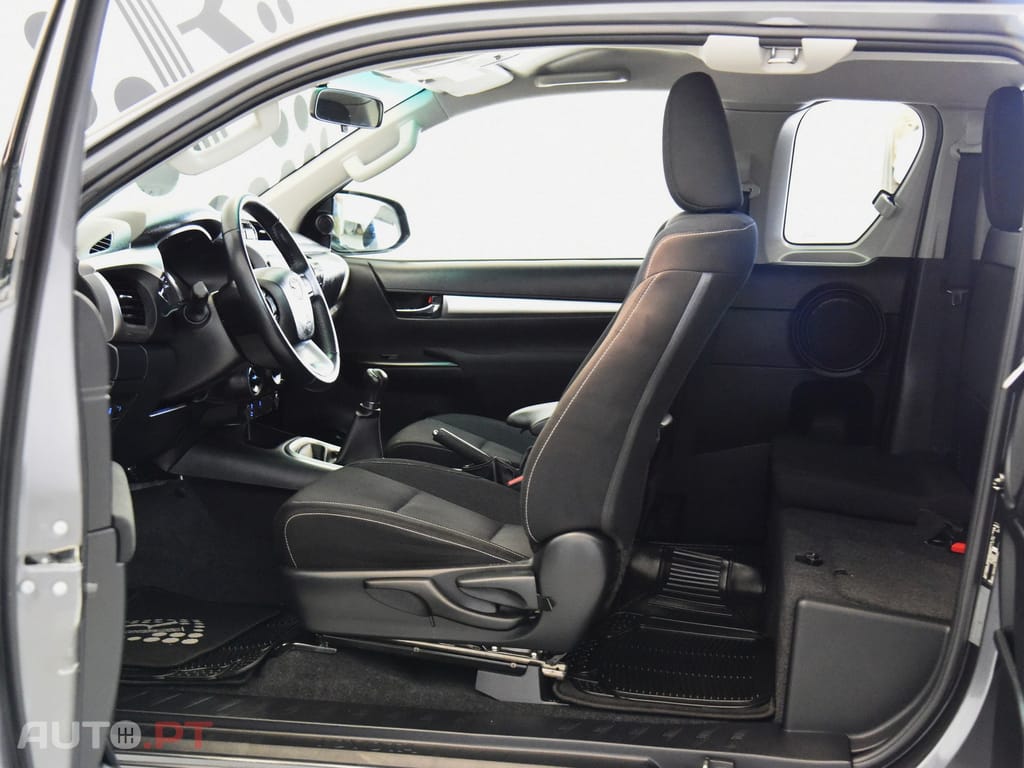 Toyota Hilux 2.4 D-4D 4WD Tracker 3L
