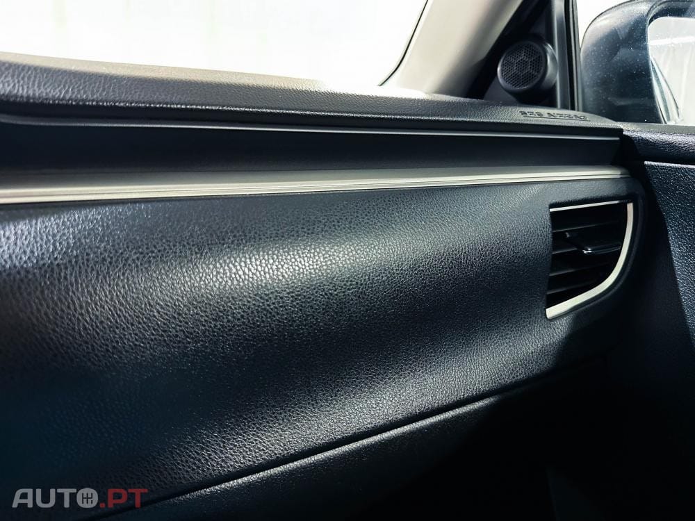 Toyota Corolla 1.4 D-4D Exclusive +Navi MM