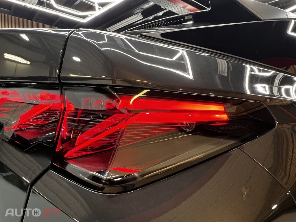 Peugeot E-3008 73 kWh GT