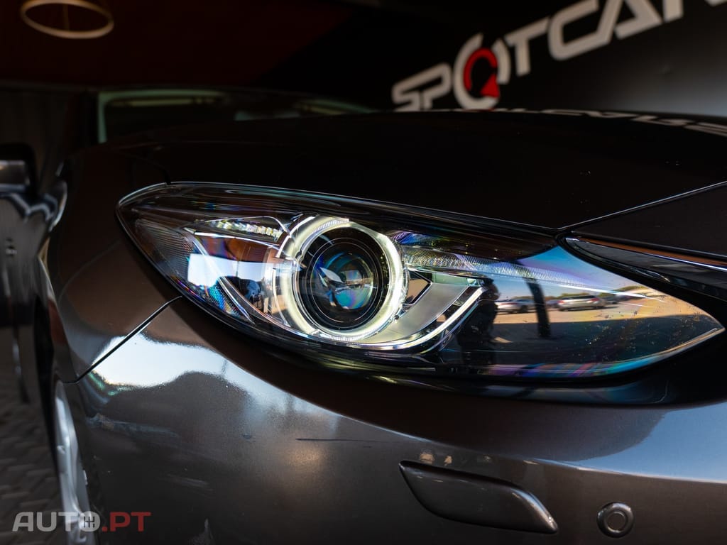 Mazda 3 1.5 Sky-D Excellence Navi
