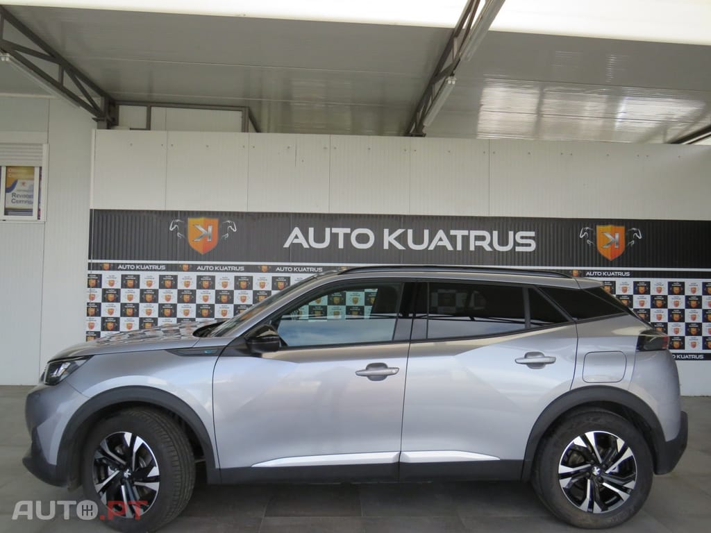 Peugeot E-2008 Allure Pack 100