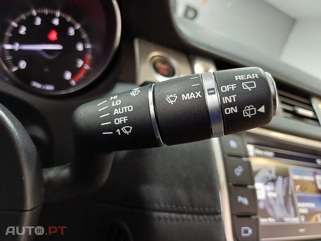 Land Rover Evoque 2.0 P250 AWD R-Dynamic HSE Auto