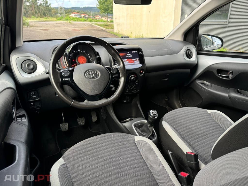Toyota Aygo 1.0 X-Play Plus