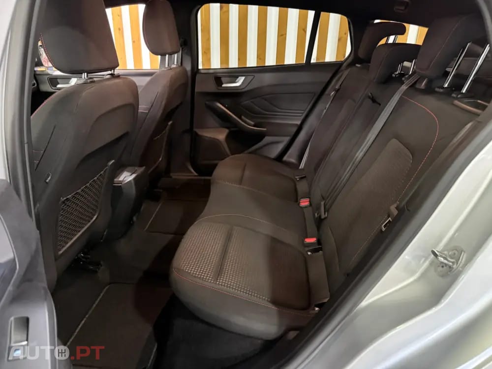 Ford Focus SW 1.0 EcoBoost MHEV ST-Line