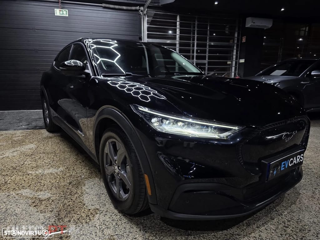 Ford Mustang Mach-E 75.7 kWh Base