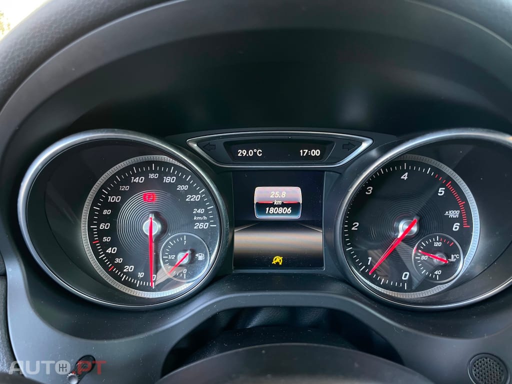 Mercedes-Benz CLA 180 d Shooting Brake