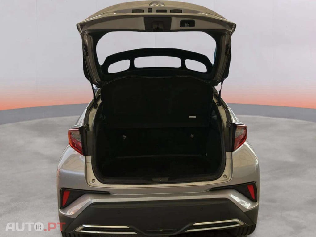 Toyota C-HR 2.0 Hybrid Square Collection