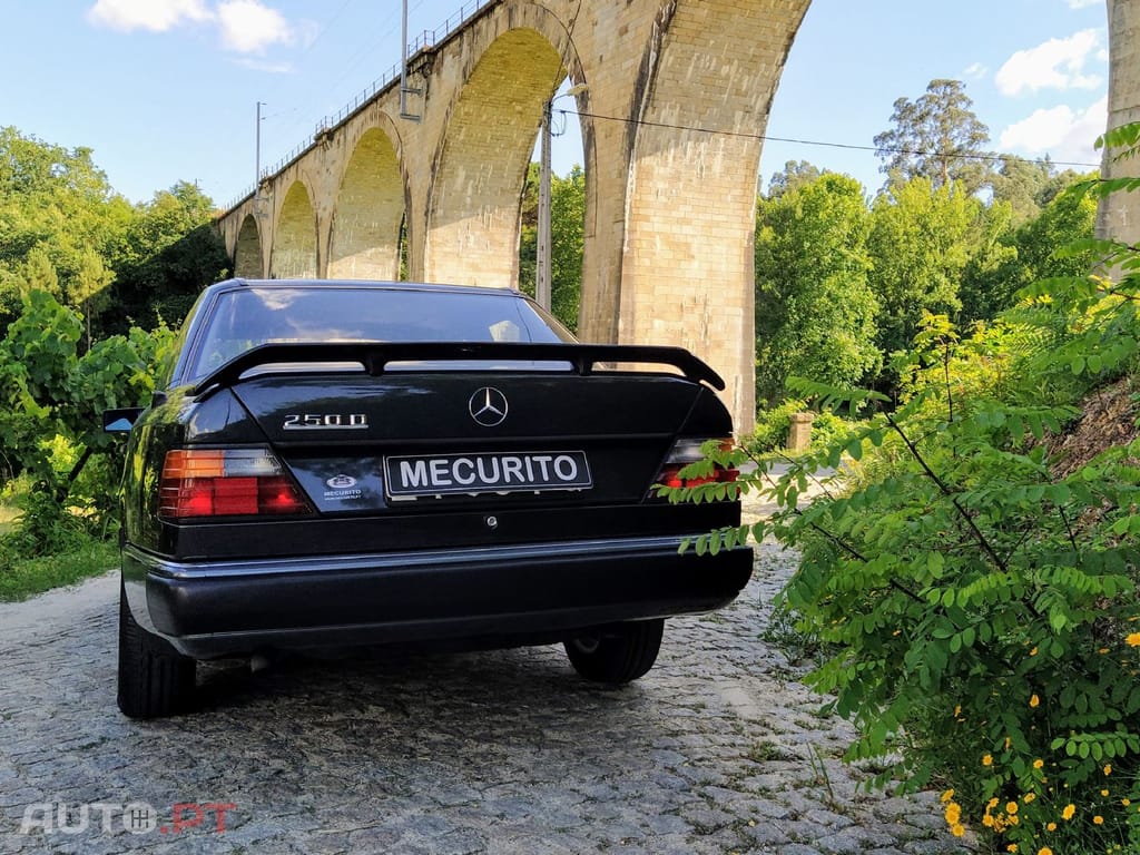 Mercedes-Benz 250 D