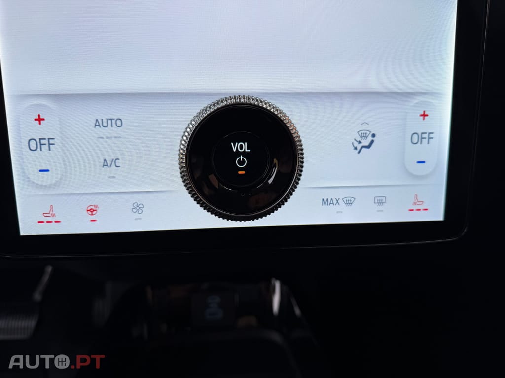 Ford Mustang Mach-E Standard • 75,7 kWh • 294 CV