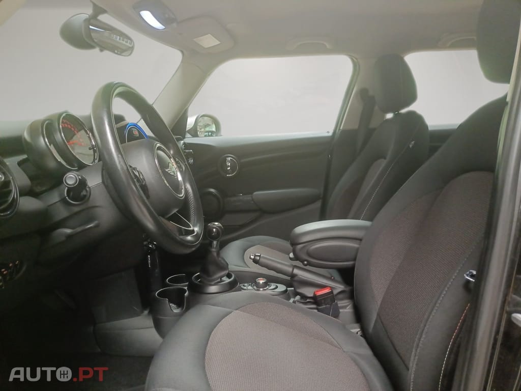 MINI Cooper Cooper D