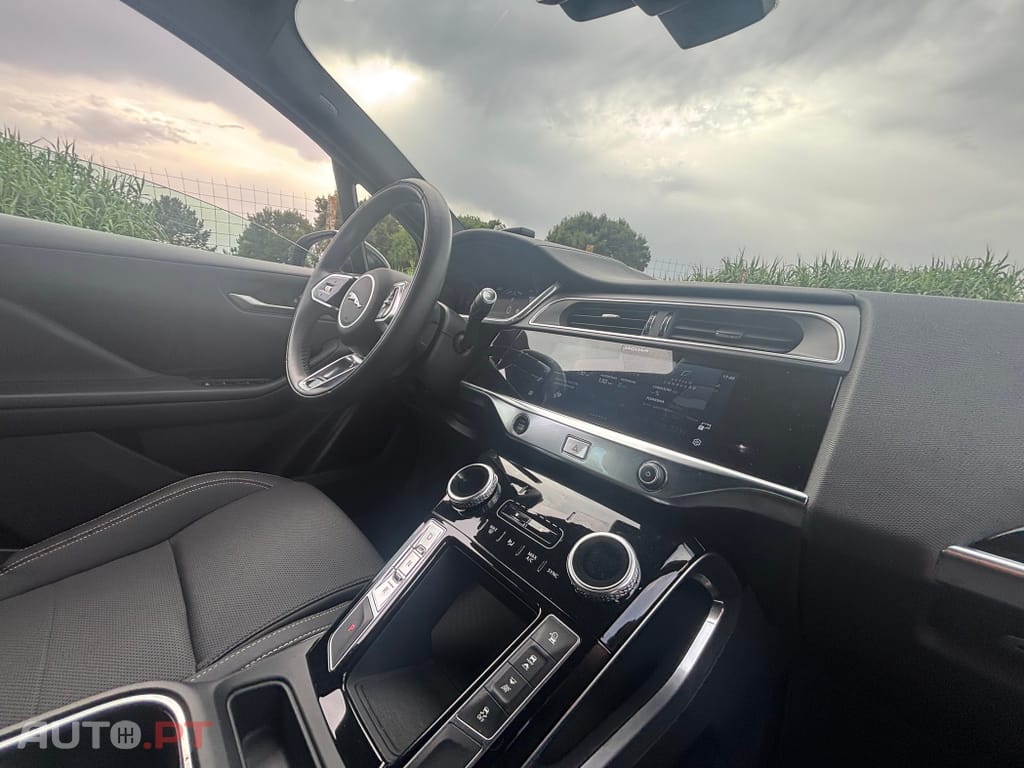 Jaguar I-Pace EV400 R-Dynamic HSE AWD