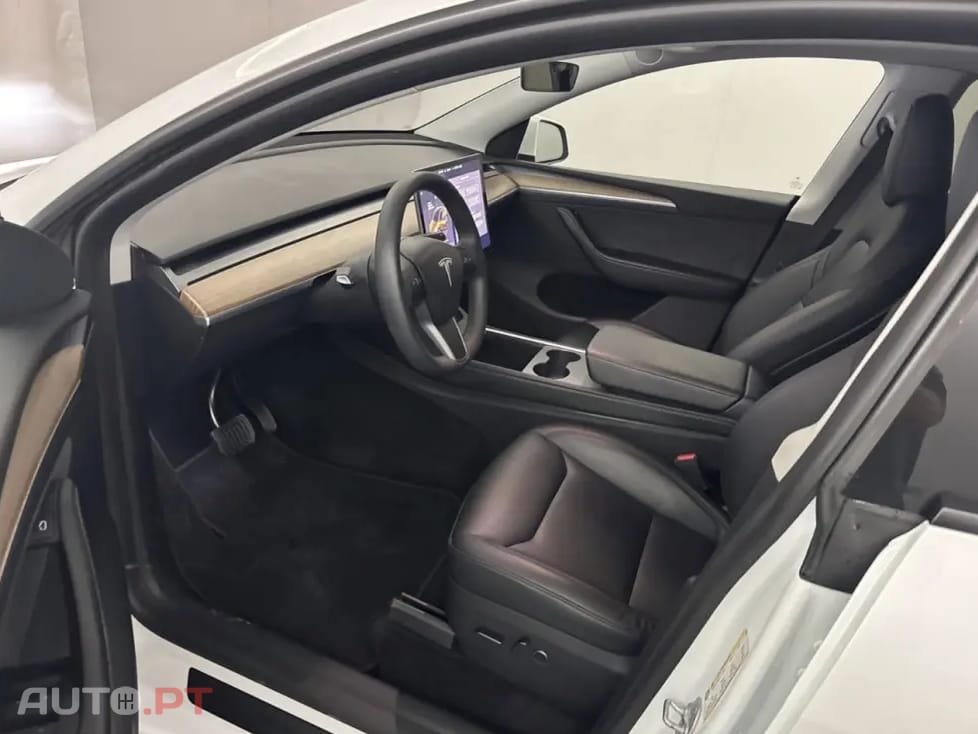 Tesla Model Y Long Range Tração Traseira