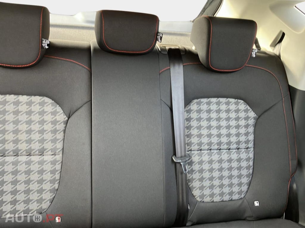 MG ZS EV 72.6 kWh Luxury OBC 11 KW