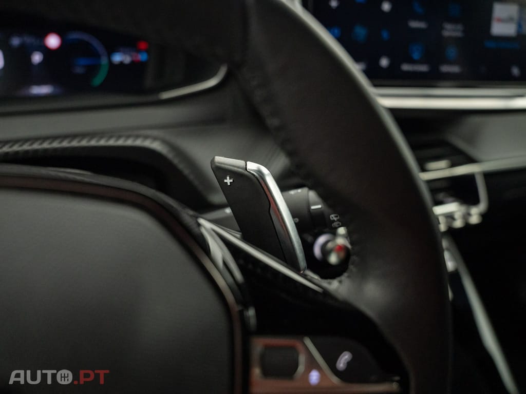 Peugeot 2008 1.2 Hybrid Allure e-DCS6