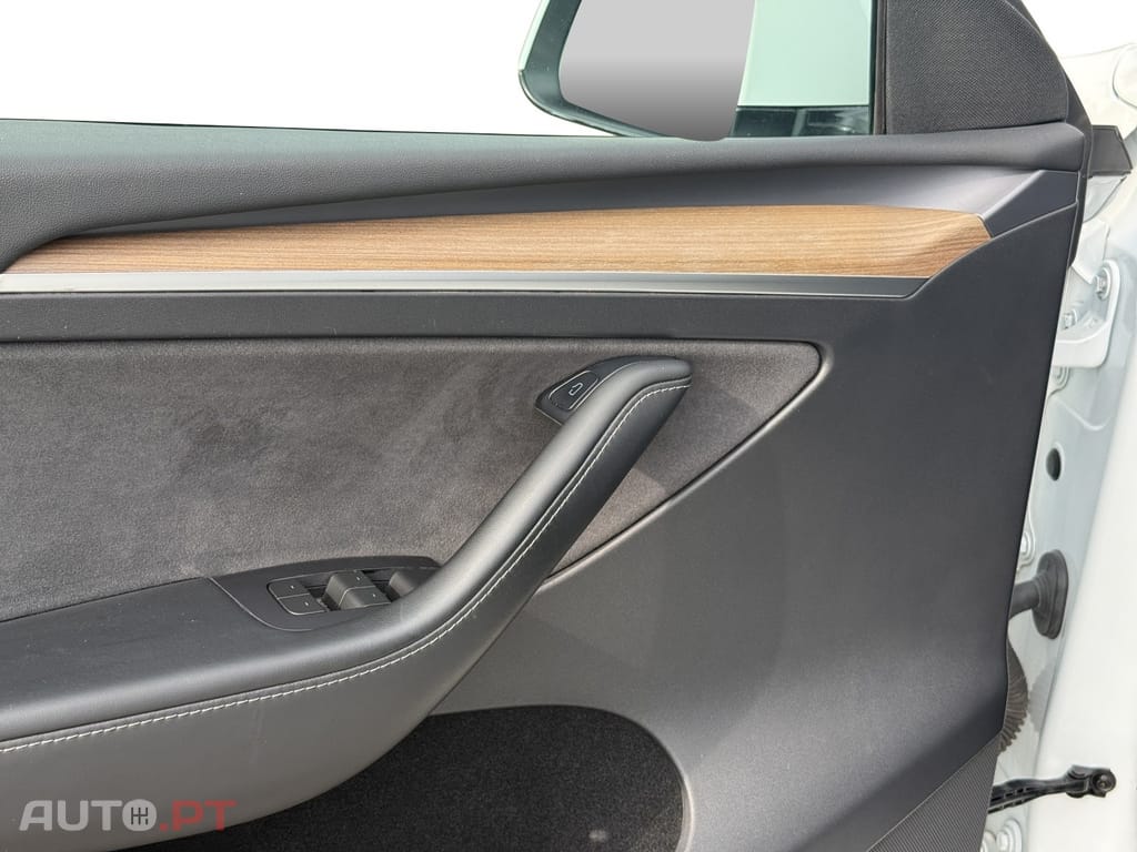 Tesla Model Y Long Range Tração Integral