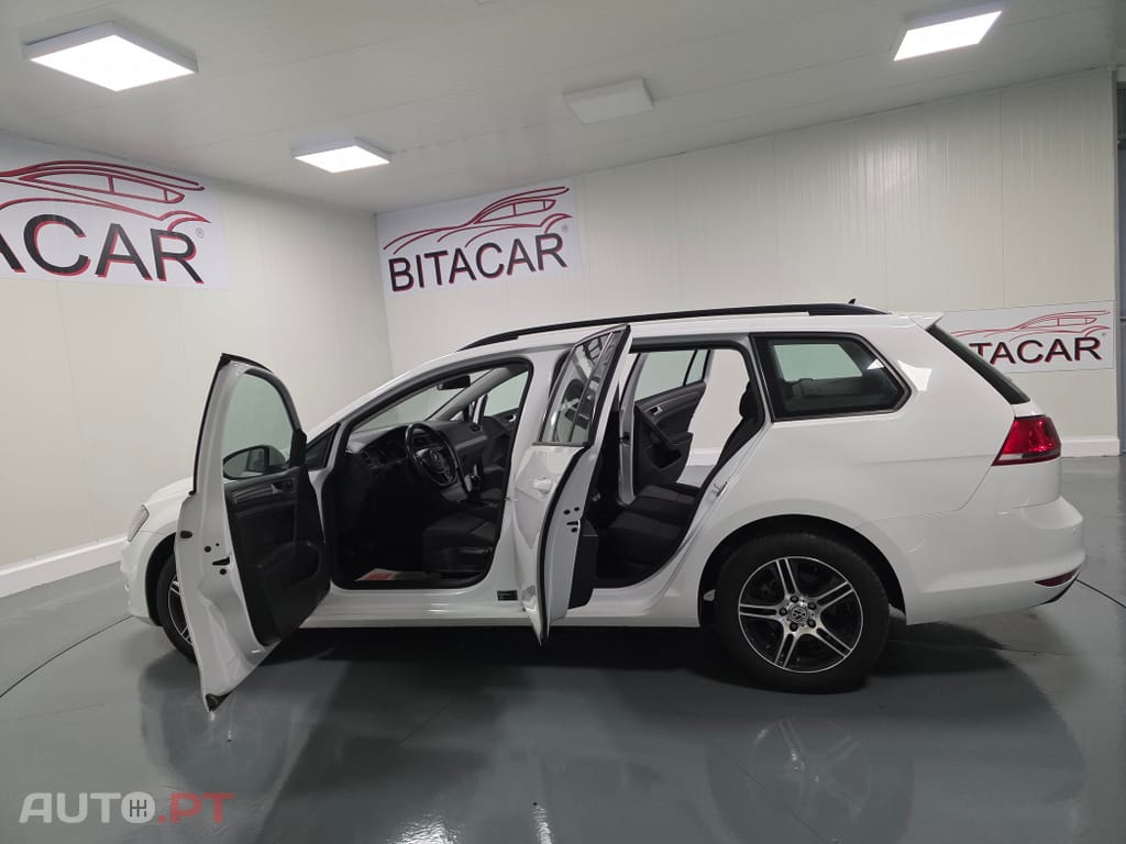 Volkswagen Golf 1.6 HDI CONFORTLINE