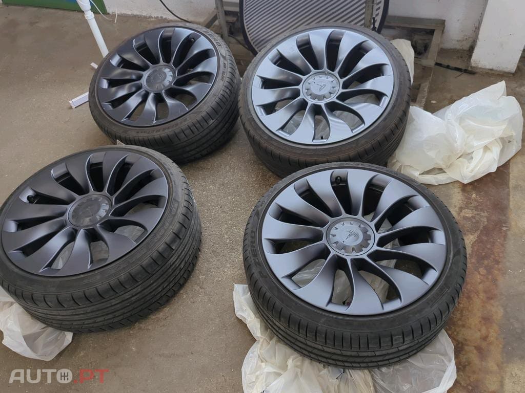 Tesla Model Y Performance Dual Motor AWD