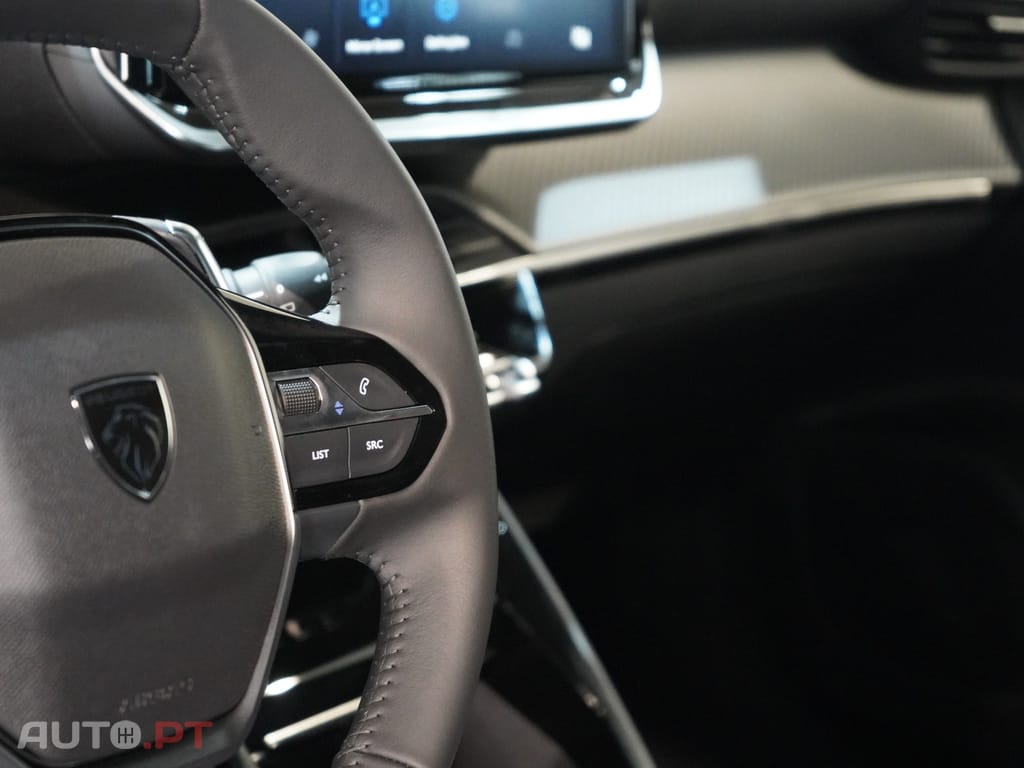 Peugeot 2008 1.2 Hybrid Allure e-DCS6
