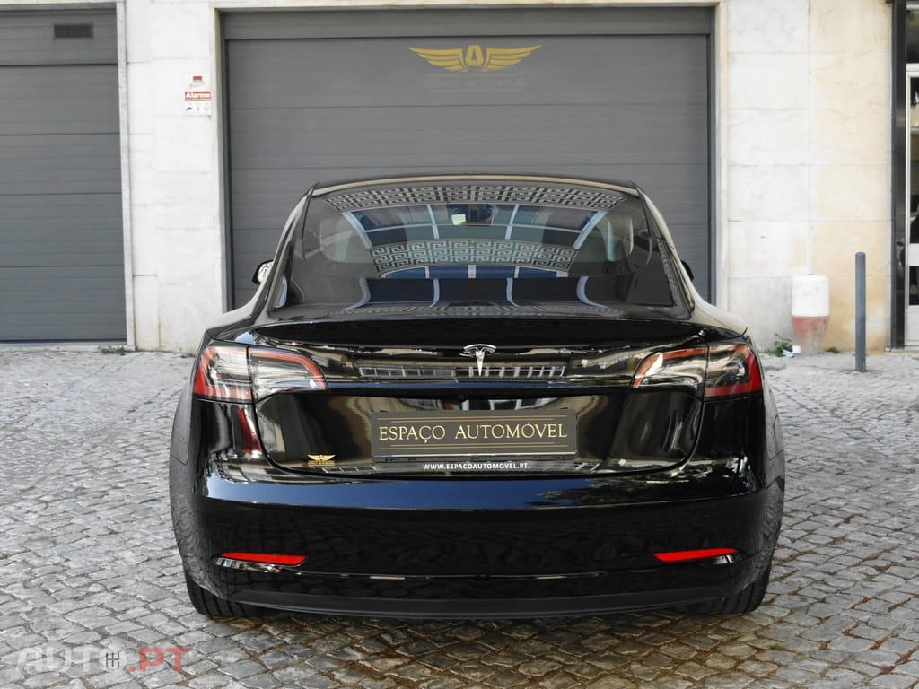 Tesla Model 3 Long Range Tração Traseira