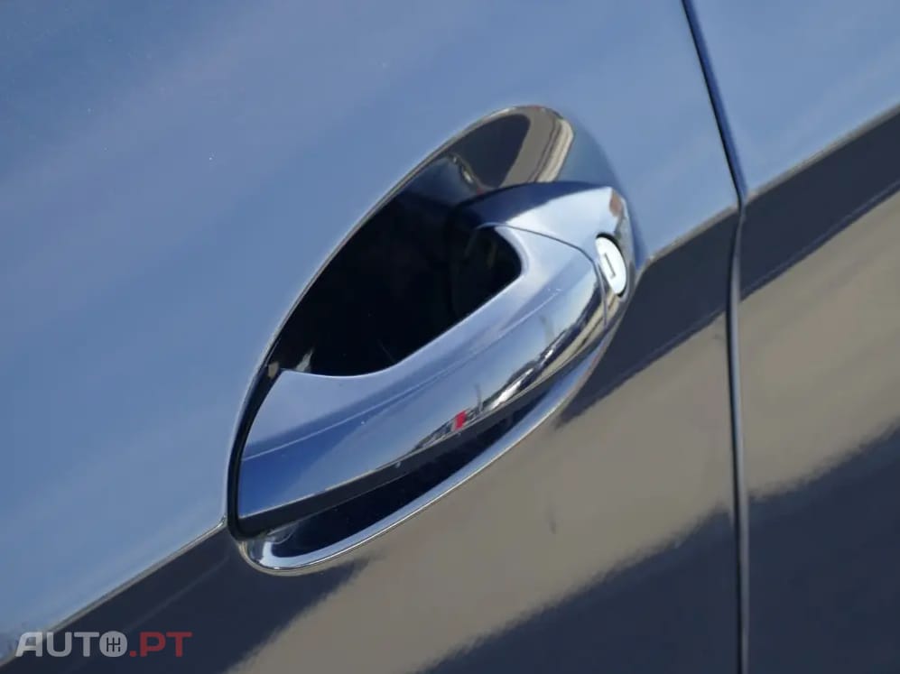 Mercedes-Benz E 220 CDi Avantgarde BE Auto.