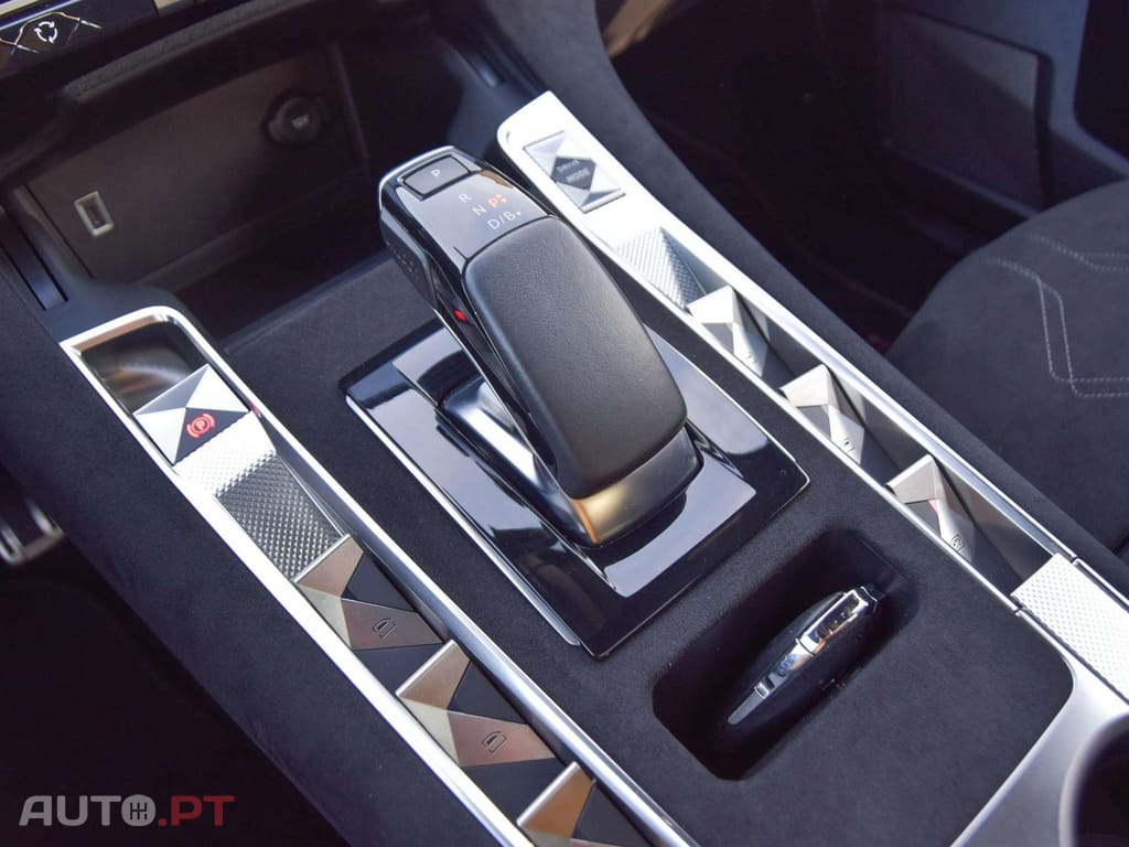 DS DS7 E-Tense 4x4 Performance Line +