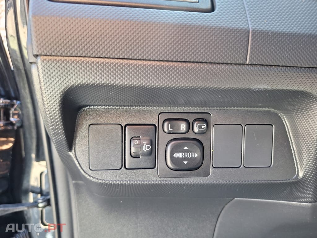 Toyota Auris 1.8 HSD P.Te.+JLL17