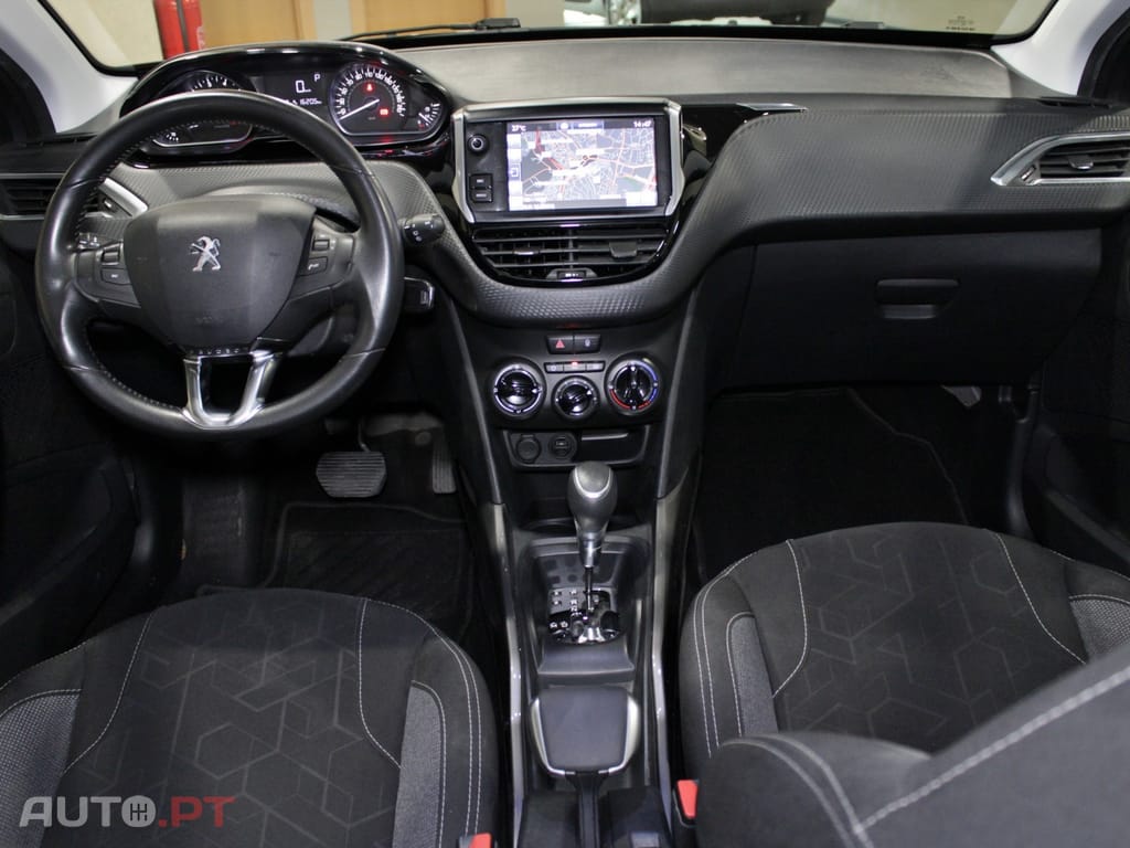 Peugeot 2008 1.2 PureTech Style EAT6