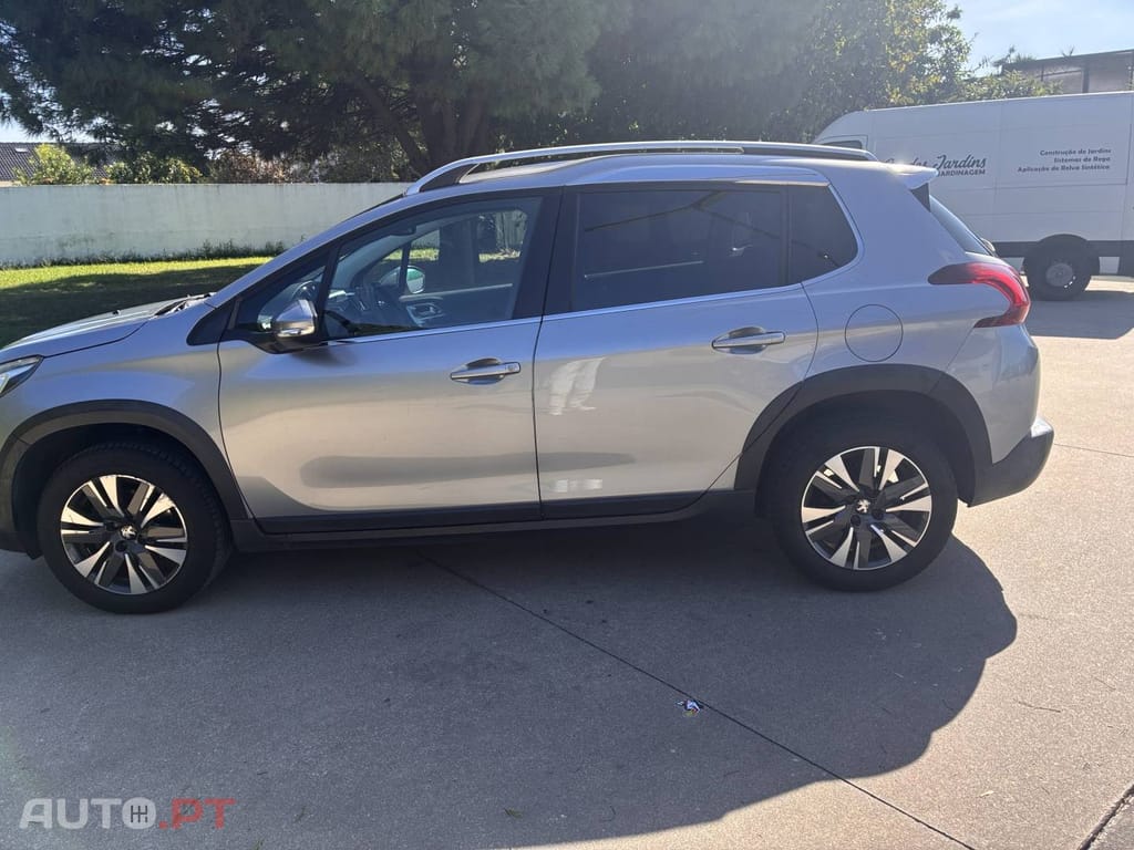 Peugeot 2008 1.2 PureTech Allure