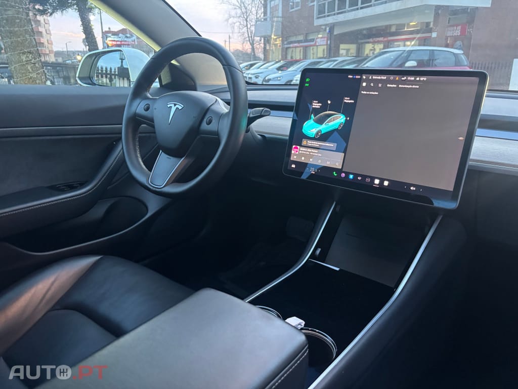 Tesla Model 3 Standard Range Plus RWD