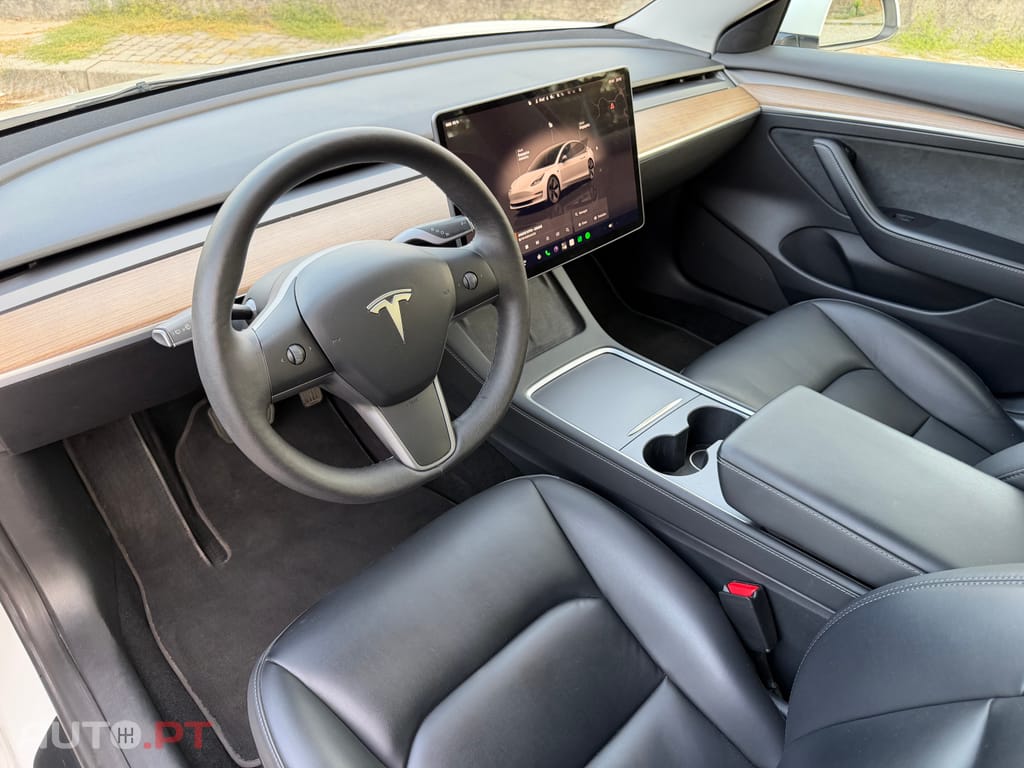 Tesla Model 3 RWD