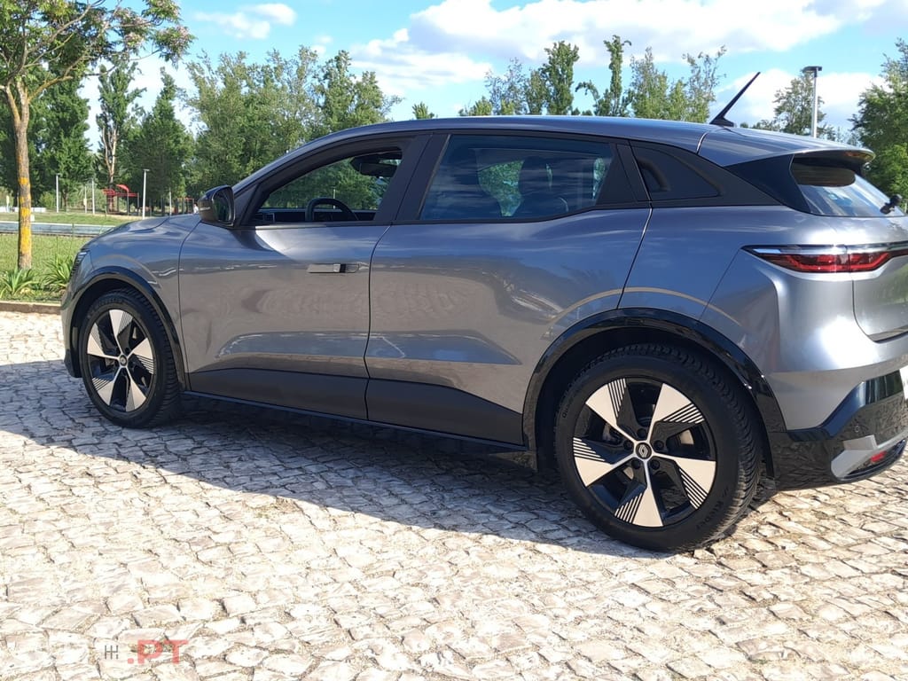 Renault Mégane E-Tech EV60 220hp optimum charge Equilibre