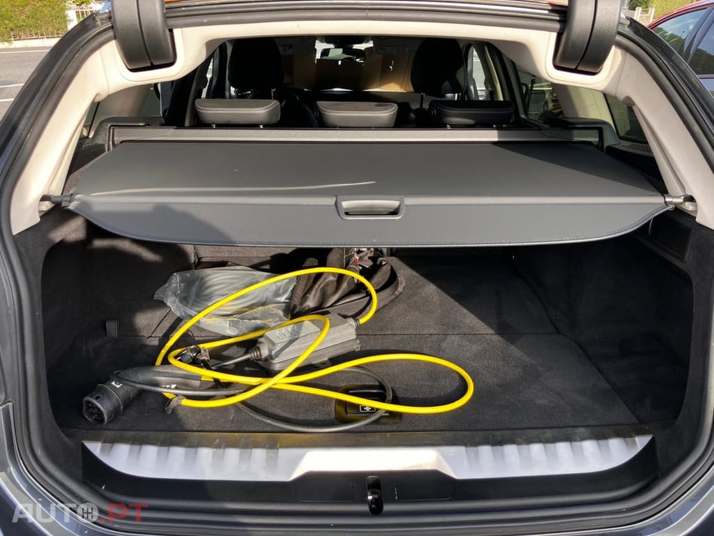 BMW 330 e Touring Auto