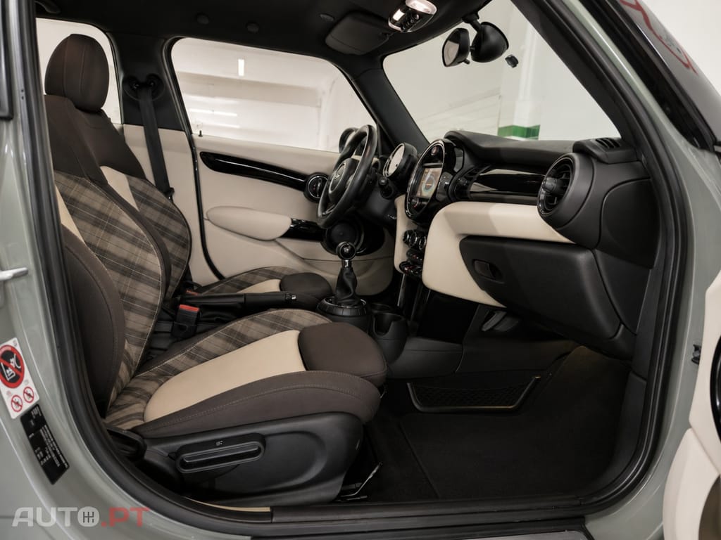 MINI Cooper Cooper D
