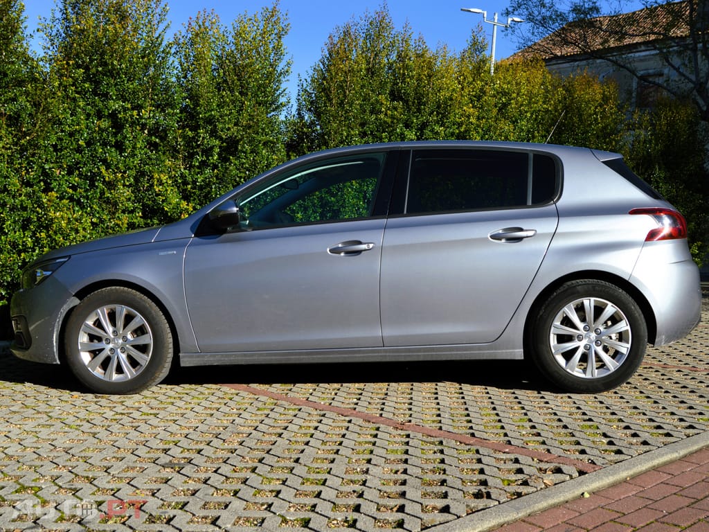Peugeot 308 STYLE 1.5 BLUEHDI 130CV