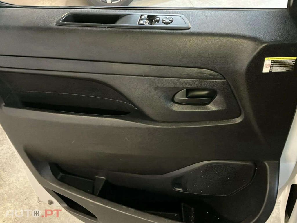 Peugeot Expert 75 kWh Standard