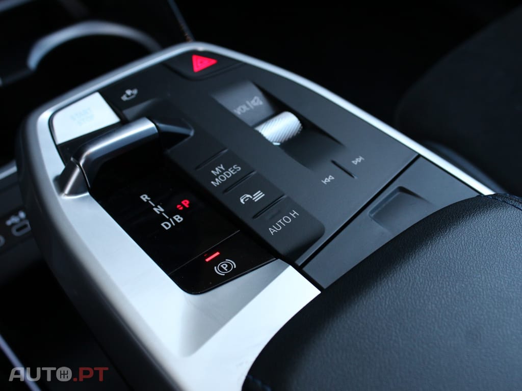 BMW iX1 xDrive30 Pack Desportivo M