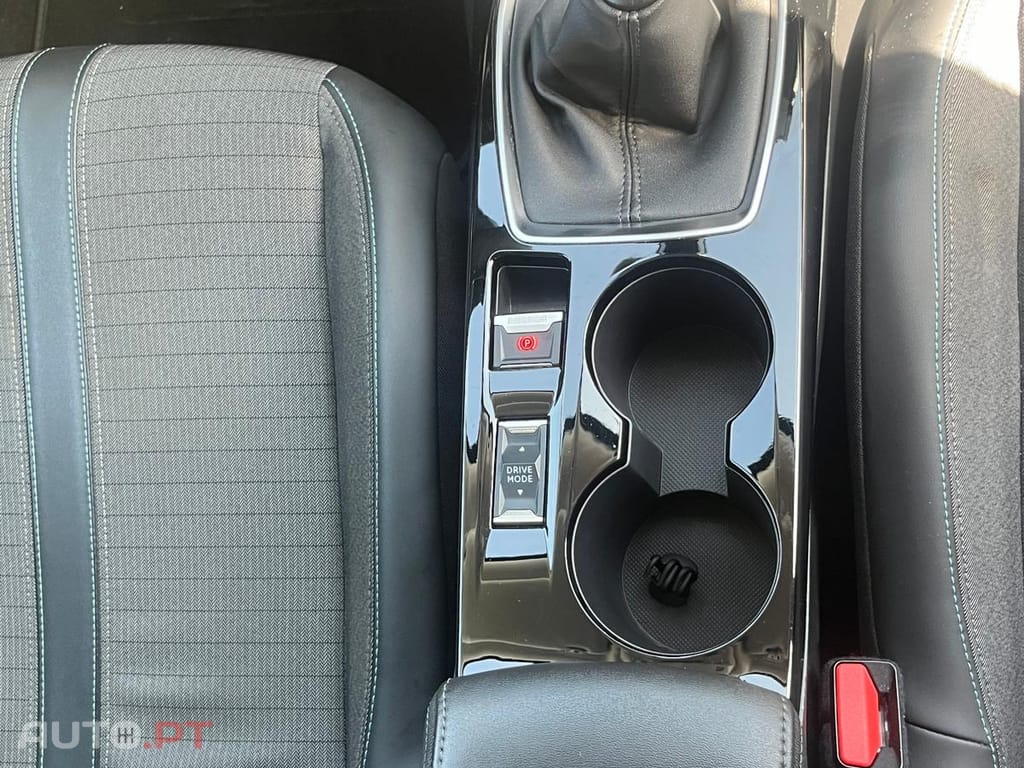 Peugeot 2008 1.2 PureTech Allure