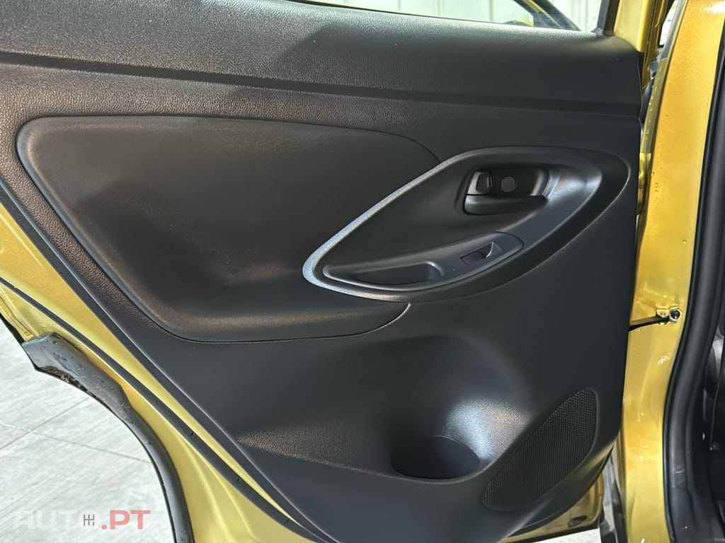 Toyota Yaris Cross 1.5 HDF Square Collection