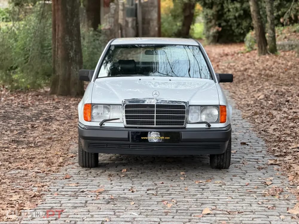 Mercedes-Benz 260 260 E