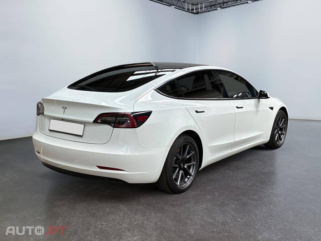 Tesla Model 3 Standard Range Plus RWD