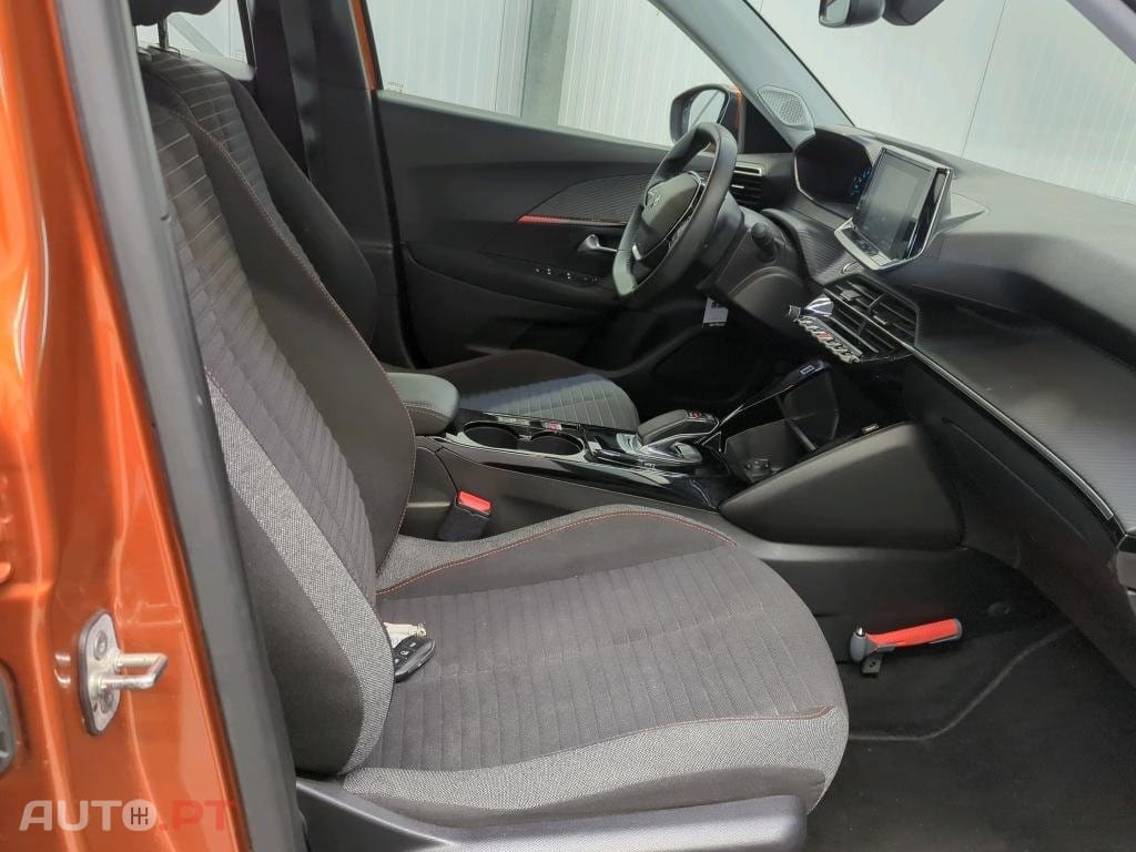 Peugeot E-2008 50 kWh Active Pack