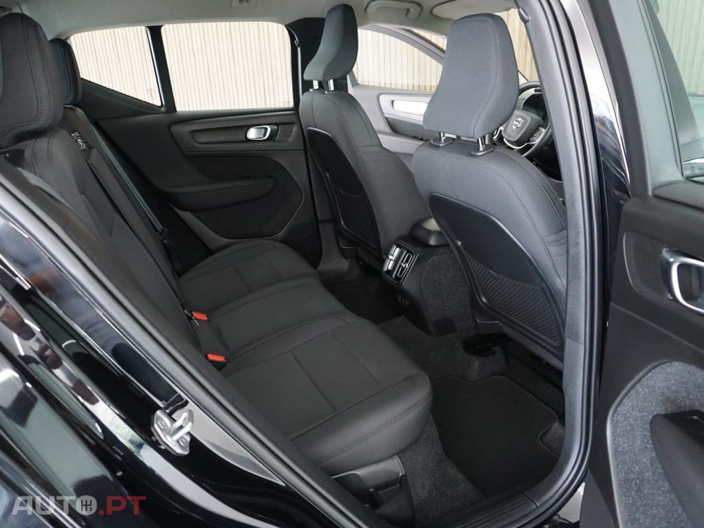 Volvo XC40 1.5 T2 Momentum Plus