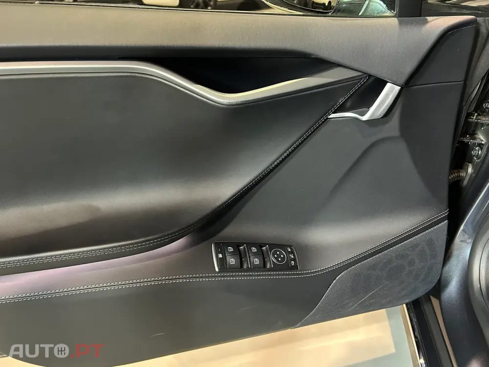 Tesla Model S 75D
