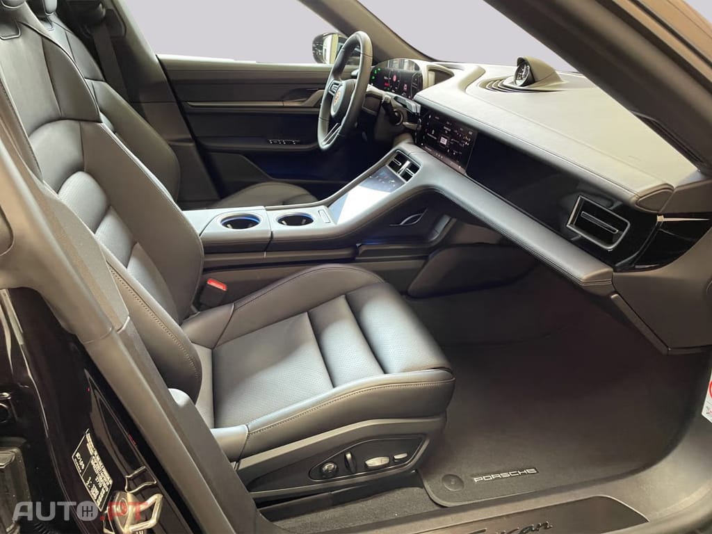 Porsche Taycan I.V.A DEDUTIVEL