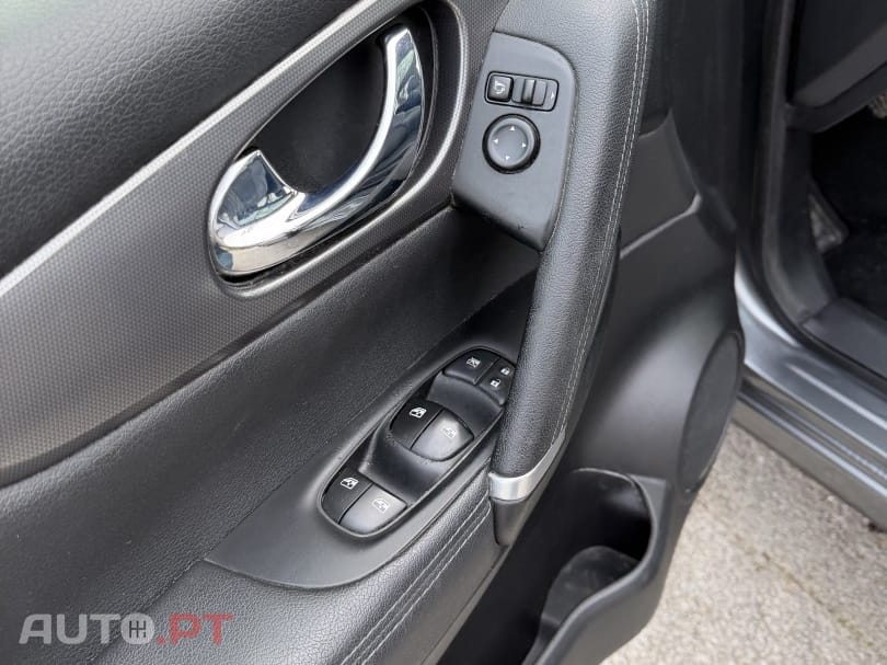 Nissan Qashqai 1.6 Tekna Sport 18