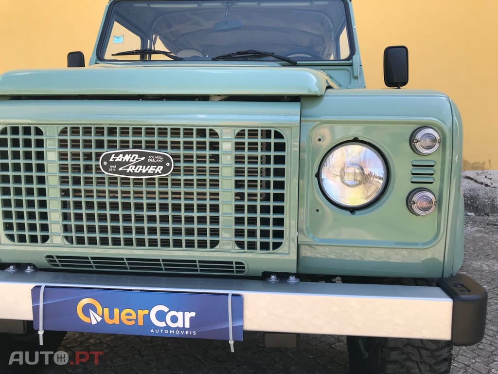 Land Rover Defender TD4 PUMA HERITAGE