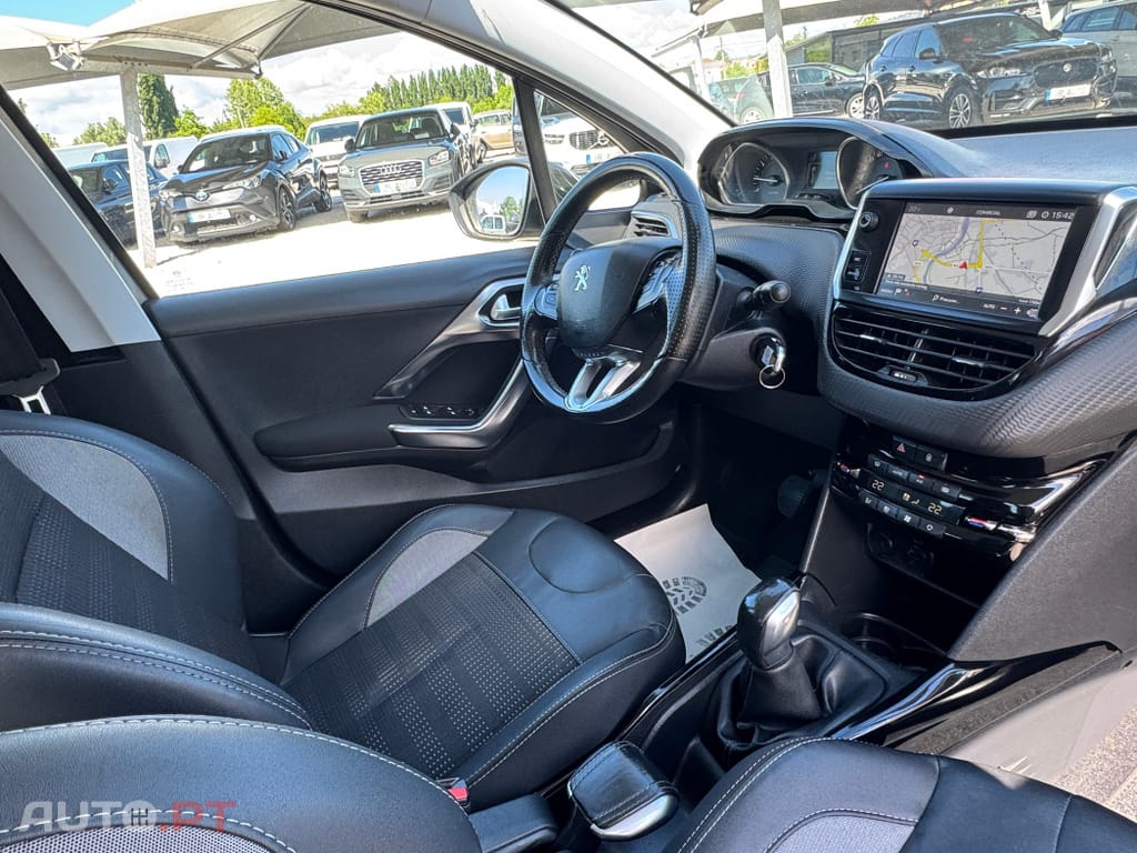 Peugeot 2008 1.2 PureTech Allure