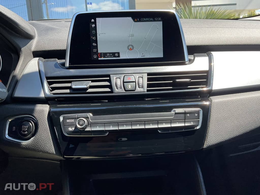 BMW 216 i 7L