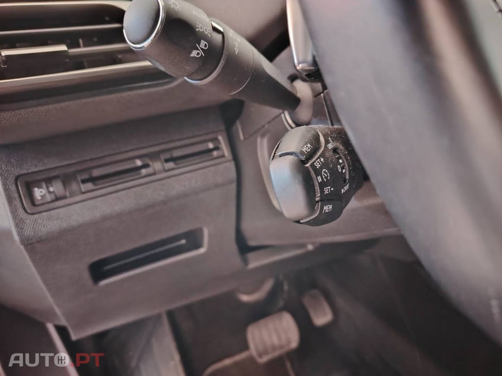 Peugeot 3008 PureTech 130 Stop & Start GPF EAT8 Allure Business-Pack